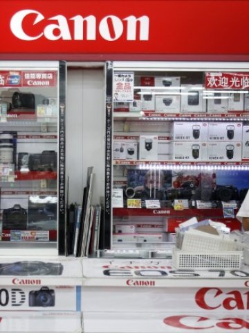 <p>
	Компанията очаква сериозен спад в продажбите на високотехнологичните си устройства.&nbsp;<em>Снимка: Ройтерс</em></p>
