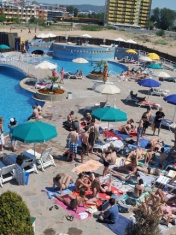 <p>
	По-голямата част от българите ще почиват в наши курорти край морето.&nbsp; Снимка:<em>БТА</em></p>
