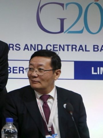 <p>
	<em>Министърът на финансите на Китай Лоу&nbsp;Дзиуей. Снимка: Ройтерс</em></p>
