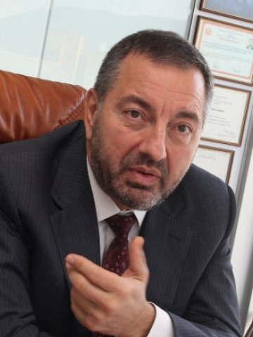 <p>
	Камен Колчев. <em>Снимка: ЕЛАНА Финансов Холдинг</em></p>
