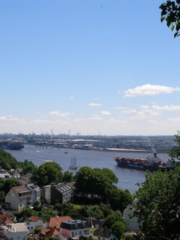 <p>Хамбург, освен врата към света за Германия и индустриален център, успя да се превърне и в еко столица на Европа за 2011 година. <i>Снимка: Flickr Лиценз: </i><a href="http://creativecommons.org/licenses/by/2.0/" target="_blank"><i>Creative Commons</i>&