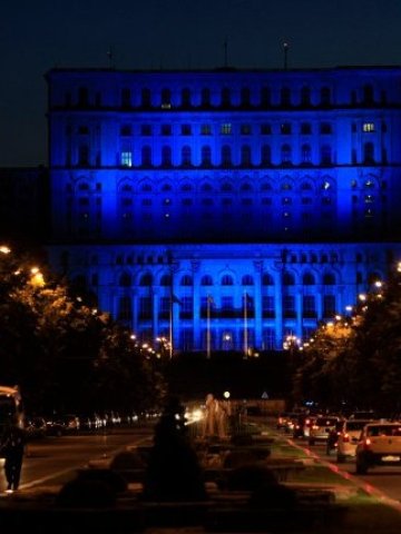 <p>
	Сградата на румънския парламент в Букурещ.<em> Снимка: Ройтерс</em></p>

