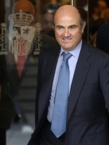 <p>
	Испанският министър на икономиката Луис де Гиндос. <em>Снимка: Архив Ройтерс</em></p>
