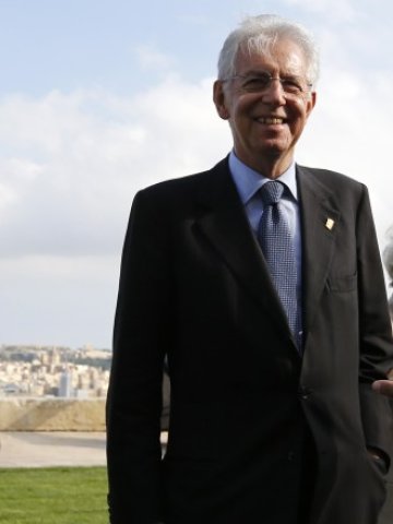 <p>
	Италианският премиер Марио Монти. <em>Снимка: Ройтерс</em></p>
