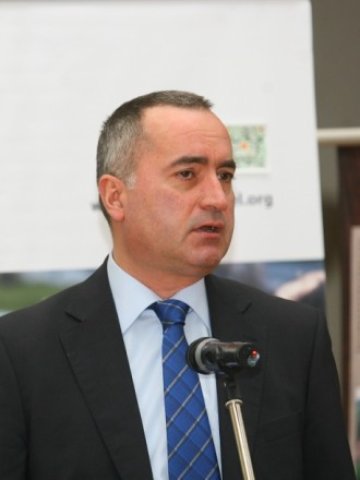 <p>
	Заместник-министърът на икономиката, енергетиката и туризма Иво Маринов при откриването на московското изложение &quot;Интурмаркет&quot; &nbsp; Снимка: МИЕТ</p>
