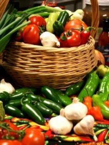 <p><span style="font-size: 9pt;">Поскъпването на храните и транспорта ни нарежда сред трите страни с най-висока инфлация в ЕС през февруари. </span><i><span style="font-size: 9pt;">Снимка: </span><span style="font-size: 9pt;">Sxc.hu</span></i></p>