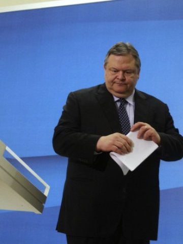 <p>
	Евангелос Венизелос ще получи мандат за съставяне на правителство.<em> Снимка: Ройтерс</em></p>
