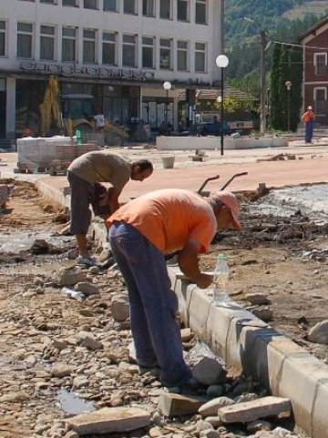 <p>
	<em>Докато общините ползват еврофондовете основно за ремонт на улици и площади, частният бизнес инвестира в модерни технологии</em> &nbsp; Снимка: БТА</p>
