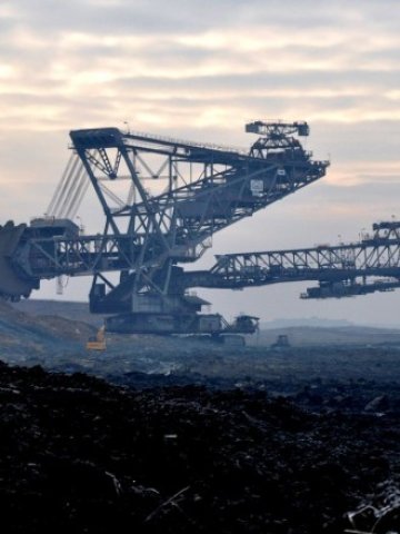 <p>
	<em>Минната индустрия осигурява 5% от брутния вътрешен продукт на страната</em> &nbsp; &nbsp;Снимка: БТА</p>
