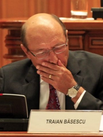 <p>
	Парламентът на Румъния подкрепи отстраняването на Бъсеску с голямо мнозинство. Снимка: Ройтерс</p>
