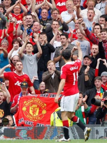 <p>
	Високите заплати на играчите са сред основните причини за тежкото финансово положение на отборите. <em>Снимка: Ройтерс</em></p>
