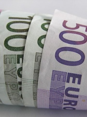 <p>
	Резултатите от изборите в Испания се превърнаха с поредния негатив за еврото. <em>Снимка: Sxc.hu</em></p>
