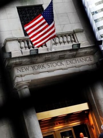 <p>
	Водещите борсови индекси в САЩ са загубили поне 2% от началото на май. <em>Снимка: Ройтерс</em></p>
