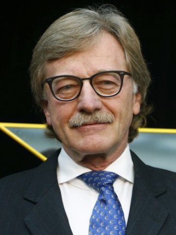 <p style="text-align: justify;">
	Ив Мерш. <em>Снимка: Ройтерс</em></p>
