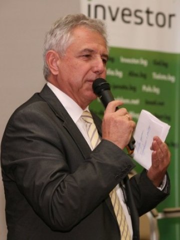 <p>
	Инж. Юлиан Тюфекчиев. Снимка: Investor.bg</p>
