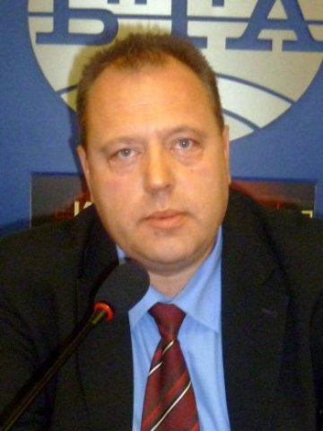 <p>
	Ангел Ангелов. <em>Снимка: Личен архив</em></p>
