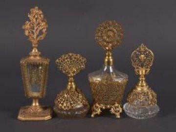 Колекция флакончета за парфюми в Bonhams 