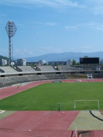 <p>
	"Пловдив" е единственият български стадион на два етажа. <em>Снимка: Wikimedia, Лиценз:<a href="http://creativecommons.org/licenses/by/2.0/" target="_blank"><strong> Creative Commons&nbsp;</strong></a></em></p>

