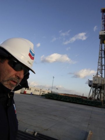 <p>
	Шистов кладенец на Chevron в Полша. <em>Снимка: Ройтерс</em></p>
