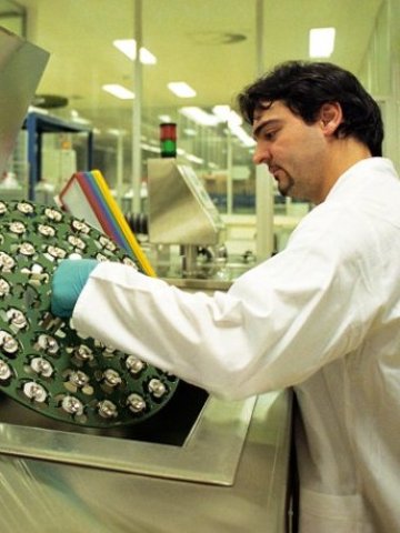 <p>Швейцарската Synthes реализира годишни продажби от 3,7 млрд. долара. <br />
<i>Снимка:</i> компанията</p>