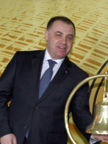 <p>
	Земеделският министър Мирослав Найденов откри сесията, на която миналата седмица бяха изтъргувани първите количества технологична дървесина &nbsp; &nbsp;Снимка: БТА</p>
