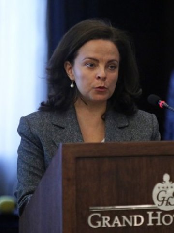 <p>
	Министър Андреева откри форума за иновациите в здравеопазването. Снимка:<em> БТА</em></p>
