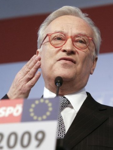 <p>
	Ханес Свобода:&nbsp;&quot;Атака&quot; не споделя нашите ценности и ние няма как да споделим нейните&ldquo;. <em>Снимка: Ройтерс</em></p>
