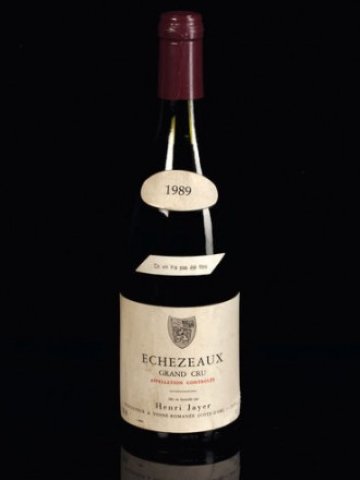 <p>
	Половин каса Echezeaux 1989 Cote de Nuits Grand Cru от бургундски производител бе продадена за 18 720 евро. <em>Снимка: Christie&#39;s Images Ltd.&nbsp;</em></p>

