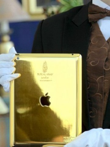 "Бурж-Ал-Араб" посреща гостите си с позлатени iPad-и