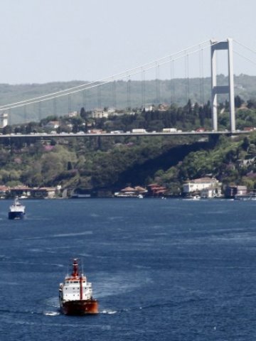 <p>
	<em>Мостът Фатих Султан Мехмед в Истанбул. Снимка: Ройтерс</em></p>
