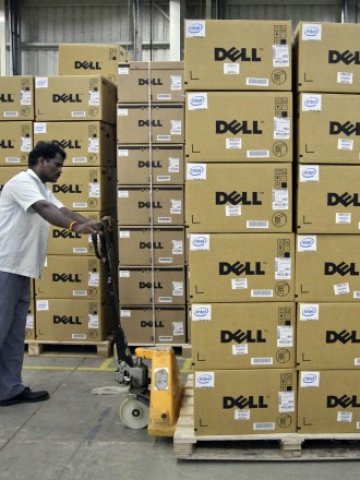 <p>
	Dell притежава около 11,3 млрд. долара под формата на пари в брой и краткосрочни инвестиции. <em>Снимка: Ройтерс</em></p>
