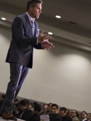 Грант Кaрдон: Винаги някой расте, без значение от ситуацията