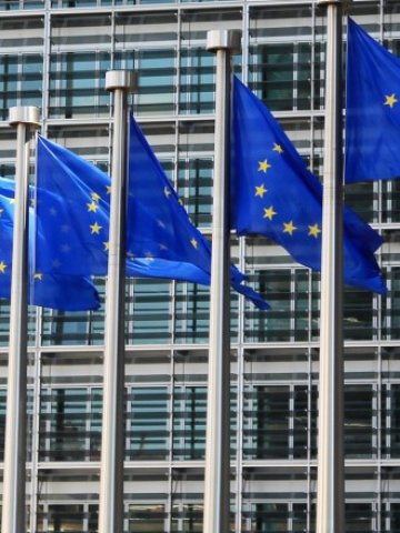 <p>
	Критичният доклад на Брюксел потвърждава становището на редица икономисти за липсата на реформи в основни сектори. &nbsp; &nbsp;<em>Снимка: БТА</em></p>
