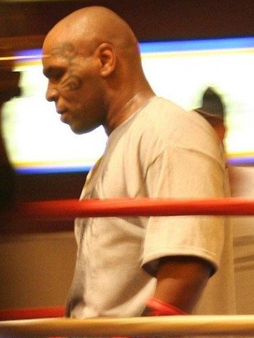 Със или без прозвището "железния Майк" Тайсън си остава "динозавърът" на световния боксов тепих. Снимка: Flickr
