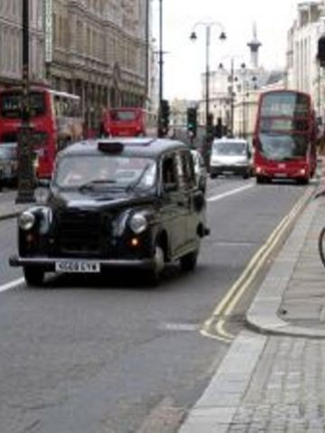 Таксиметровите шофьори в Лондон компенсират високата цена на услугата с приятелско отношение и добро познаване на района. Снимка: sxc.hu
