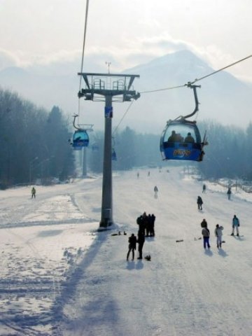 <p>
	Планира се ски пистите да се разширят с 20-30 км и да се изгради още една кабинкова линия. <em>Снимка: БТА</em></p>
