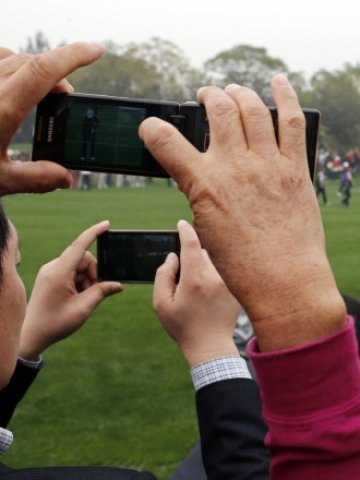 <p>
	Мобилните снимки стават все по-важна част за бъдещето на технологичните компании. <em>Снимка: Ройтерс</em></p>

