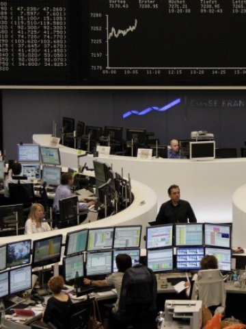 <p>
	Борсата във Франкфурт. <em>Снимка: Ройтерс</em></p>
