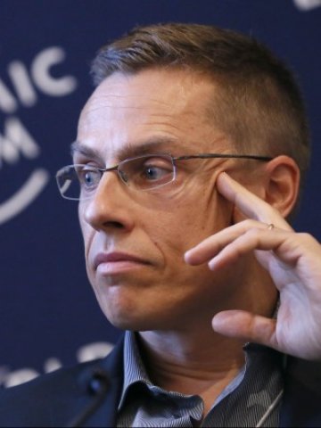 <p>
	Стуб:&nbsp;&bdquo;Кризисното управление на Европа се превърна &quot;във въпрос на оцеляване&quot;. Снимка: Ройтерс</p>
