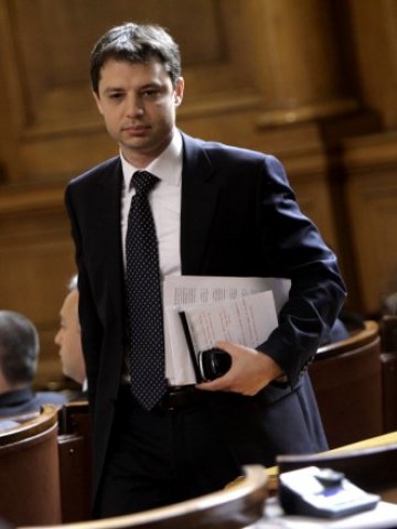 <p>
	<em>Делян Добрев. Снимка: БТА</em></p>
