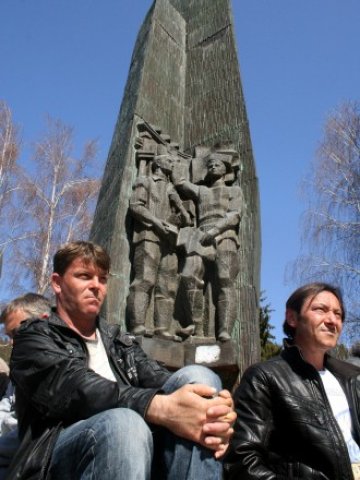 <p>
	<em>Повече от две седмици миньорите в Мадан протестираха заради неизплатени заплати. Снимка: БТА</em></p>
