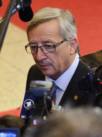 <p>
	Жан-Клод Юнкер държи на вече обявеното си решение. <em>Снимка: Ройтерс</em></p>
