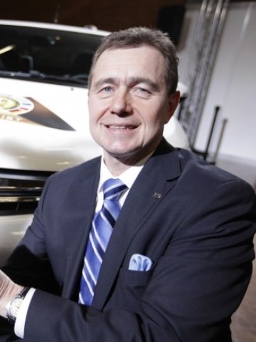 <p>
	Карл-Фридрих Щраке е поредният ръководител на Opel, който не оправдава доверието на General Motors. <em>Снимка: Архив Ройтерс</em></p>
