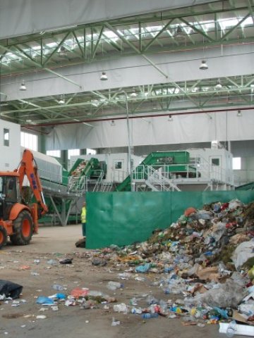 <p>
	Засилват се инвестициите в рециклиращи съоръжения.&nbsp;<em>Снимка: БТА</em></p>
