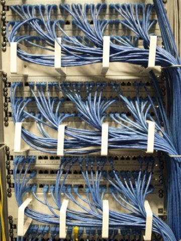 <p>
	Несигурната икономическа ситуация е повлияла негативно на пазара на сървъри. <em>Снимка: Ройтерс</em></p>
