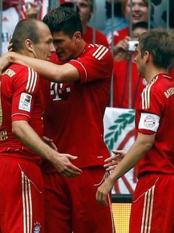 <p>
	Въпреки че не спечели титлата, Байерн Мюнхен спечели най-много пари от телевизионни права. <em>Снимка: Ройтерс</em></p>
