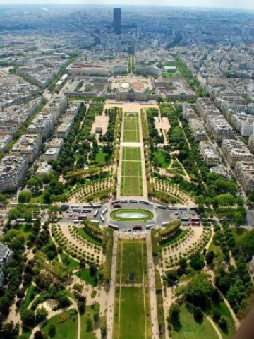 <p>
	Най-силно е повишението на цените в Париж. <em>Снимка: sxc.hu</em></p>
