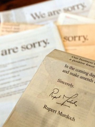 <p>
	Съжаляваме! Мърдок се извини с реклама на страниците на всички водещи британски вестници.<em> Снимка: Ройтерс</em></p>
