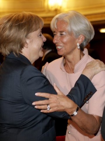 <p>
	Изпълнителният директор на МВФ Кристин Лагард (дясно) и германският канцлер Ангела Меркел. <em>Снимка: Ройтерс</em></p>
