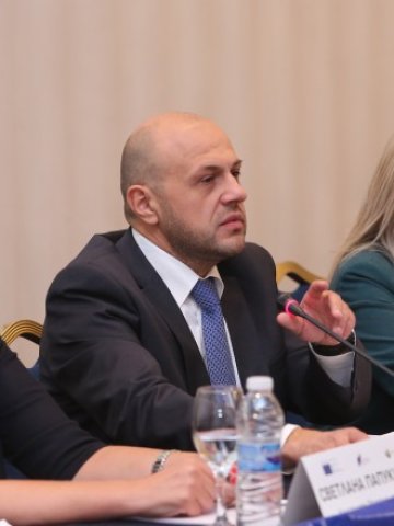 <p>
	<em>Министърът по управление на еврофондовете Томислав Дончев.</em> &nbsp;Снимка: БТА</p>
